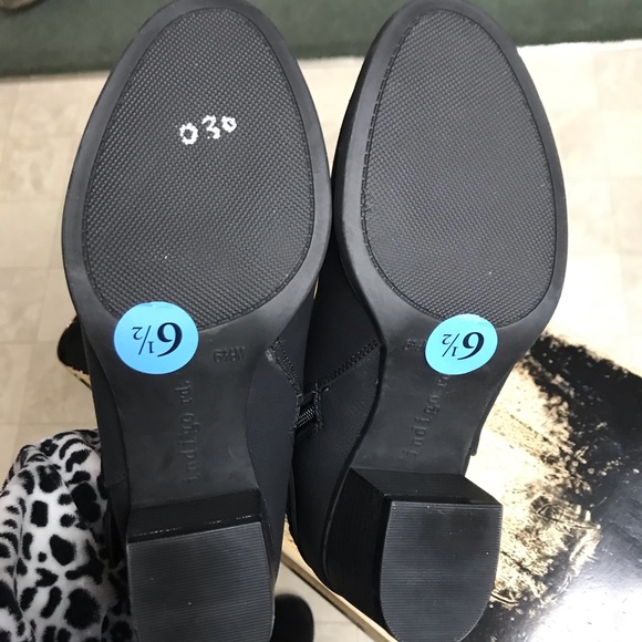 Boots - Picture 4 of 4